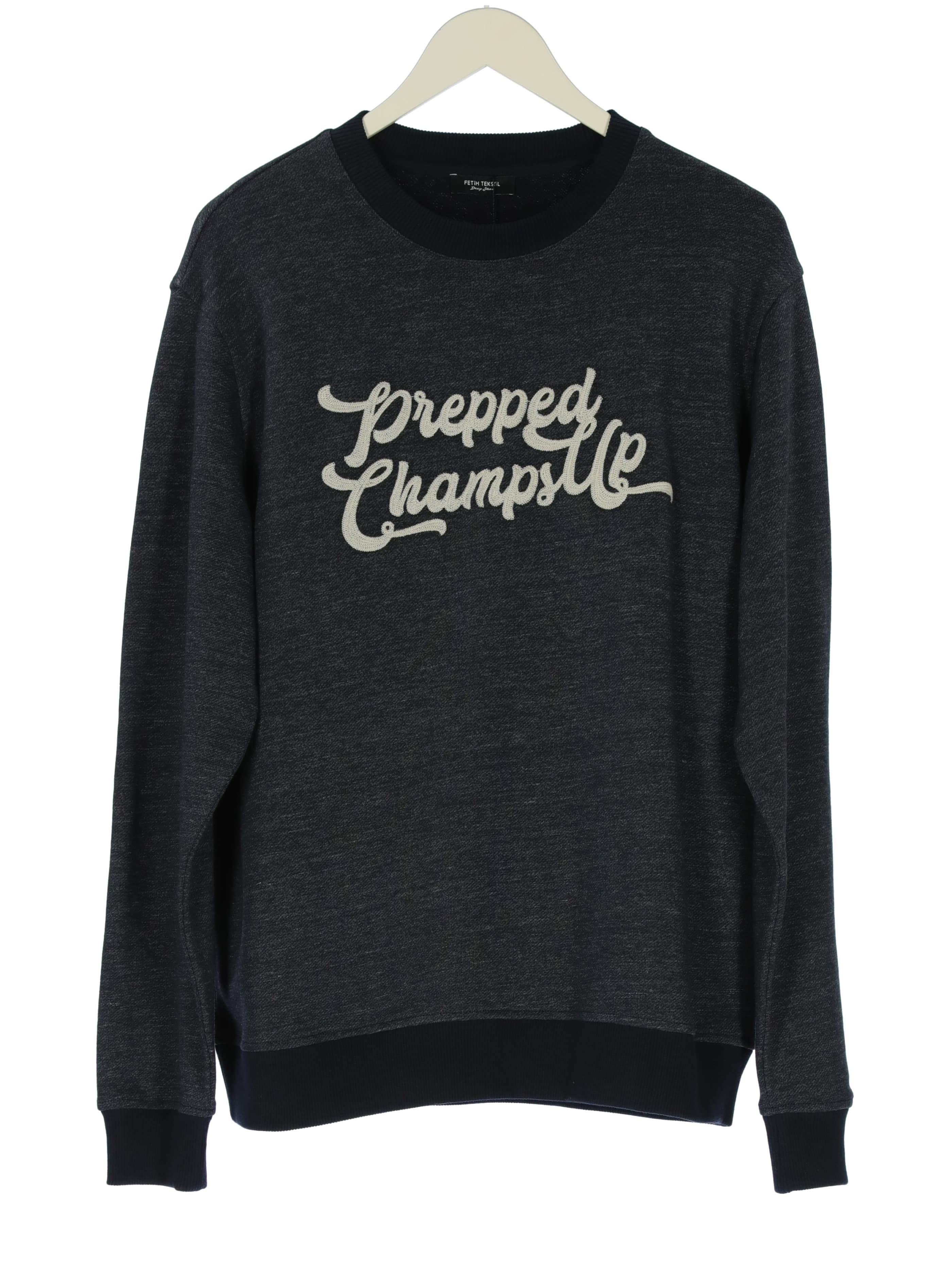 EMBROIDERED SWEATSHIRT