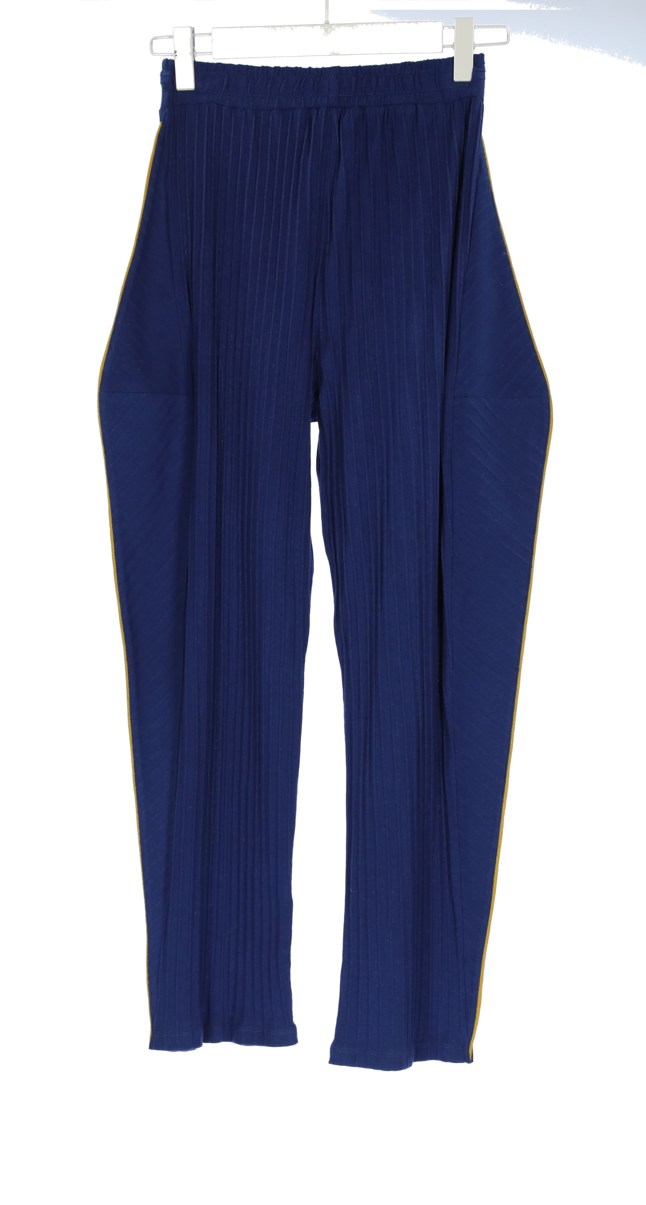 PIPING DETAILS TROUSERS