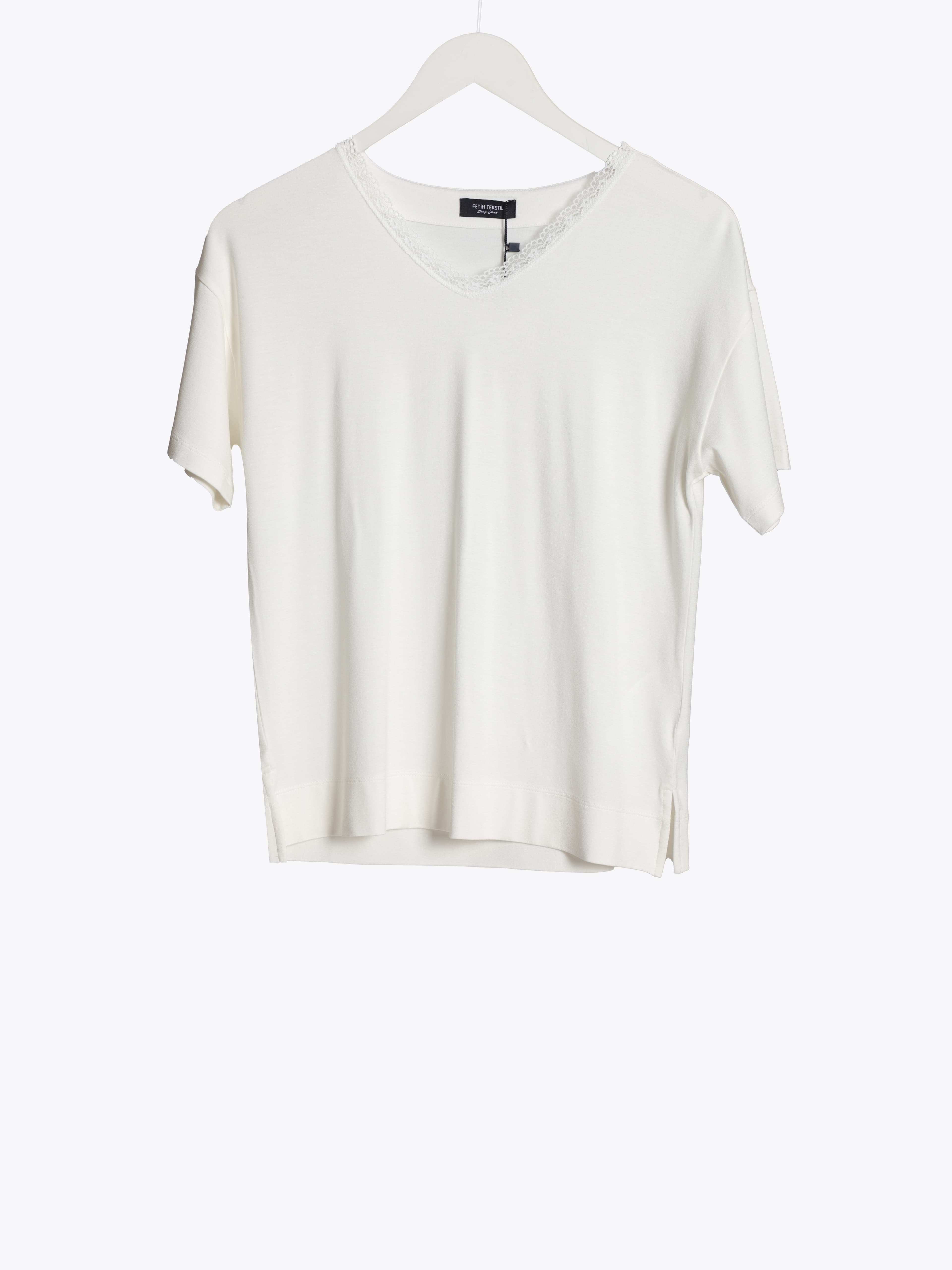 LACE TRIM T-SHIRT
